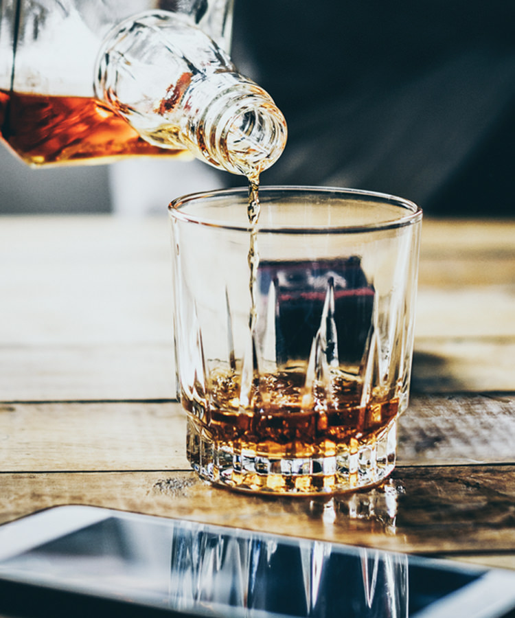We Asked 8 Bartenders: What’s the Best Whiskey Cocktail?